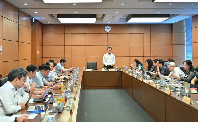 Tổng Kiểm toán  nhà nước Nguyễn Hữu Nghĩa góp ý định hướng xây dựng Dự án Luật Ngân sách nhà nước (hợp nhất).